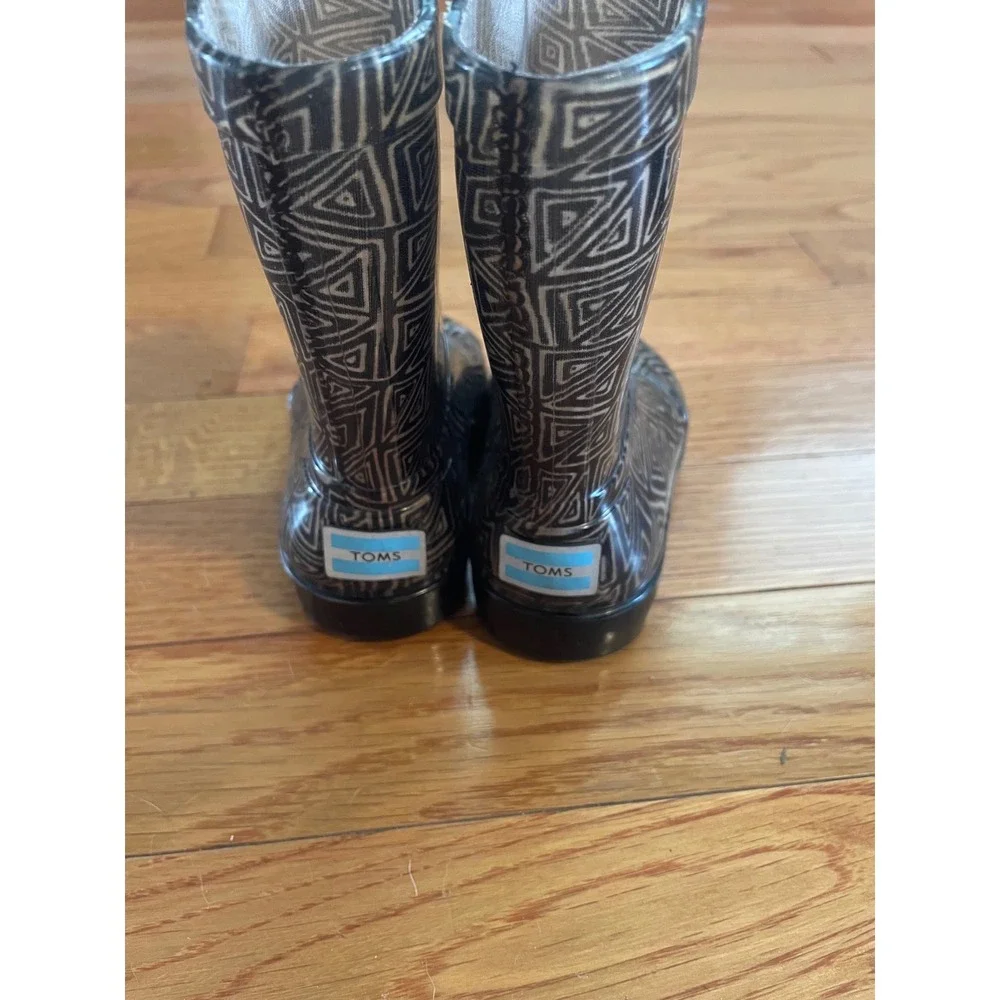 Toms Kids Rain Boots Black White Geometric Triangle Pattern Pull On Size 13